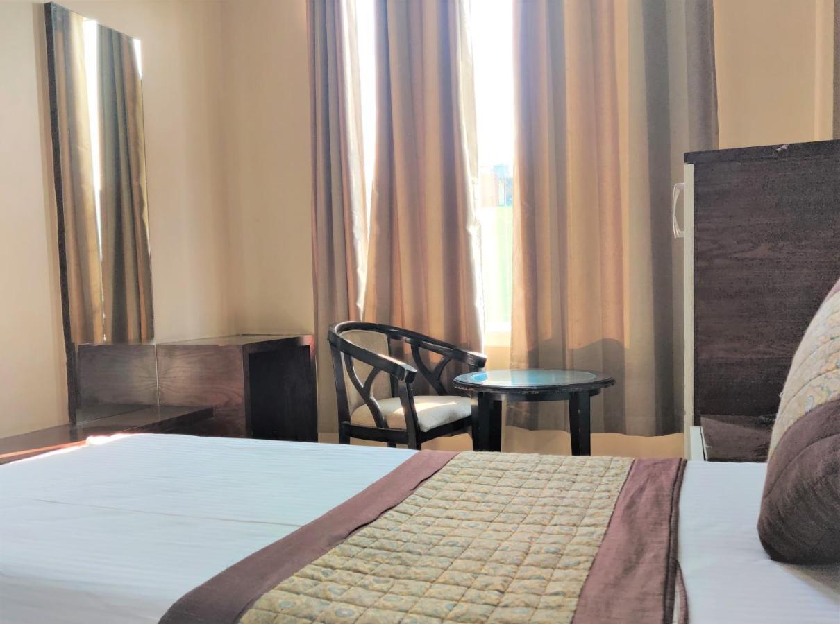 Raj Mahal Inn Nuova Delhi Esterno foto